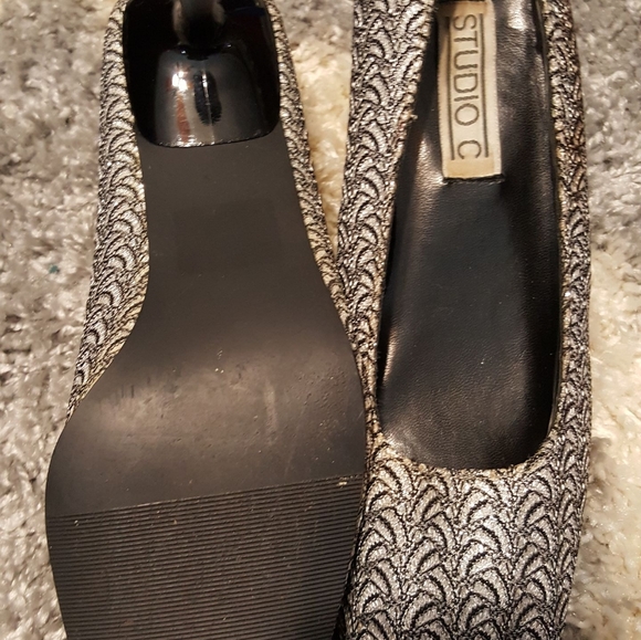 SHOES - Picture 2 of 2